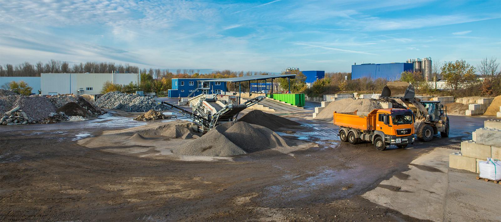 Blandfort | Spezialist im Tiefbau, Erdbau, Strassenbau